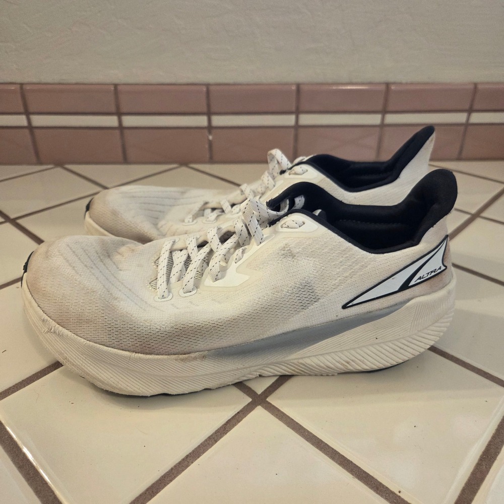 Altra Experience Flow Mens 9.5 White Black Road Running Shoes Low Drop Mesh
